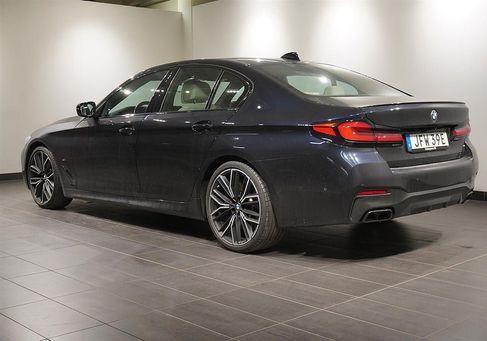 BMW M550, 2022