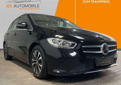 Mercedes-Benz B 180, 2022