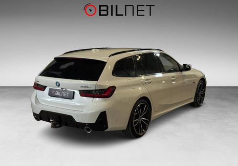 BMW 330, 2023