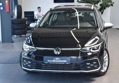 Volkswagen Golf, 2023