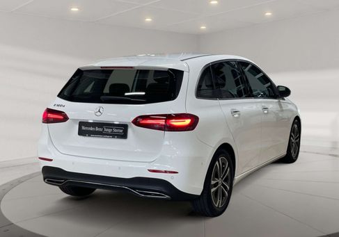 Mercedes-Benz B 180, 2025