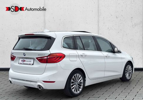 BMW 220, 2020 3
