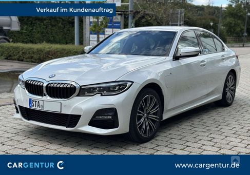 BMW 330, 2019