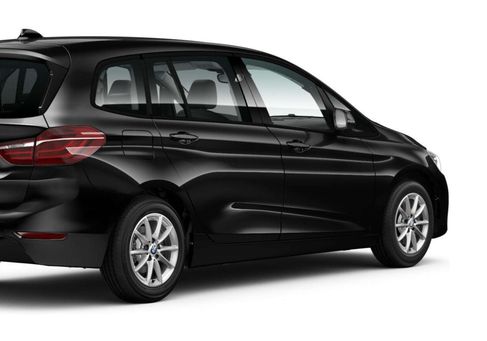 BMW 216, 2022