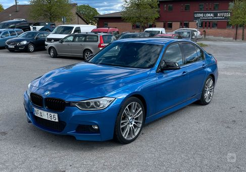 BMW 328, 2013