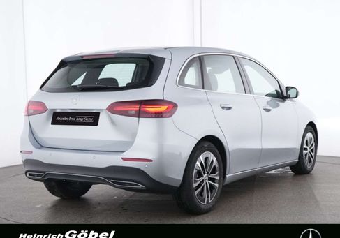 Mercedes-Benz B 180, 2024