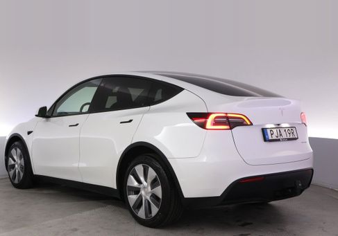 Tesla Model Y, 2023 3