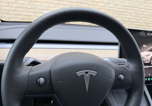 Tesla Model Y, 2022 3