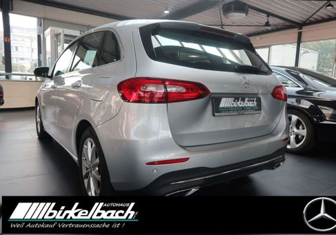 Mercedes-Benz B 180, 2021