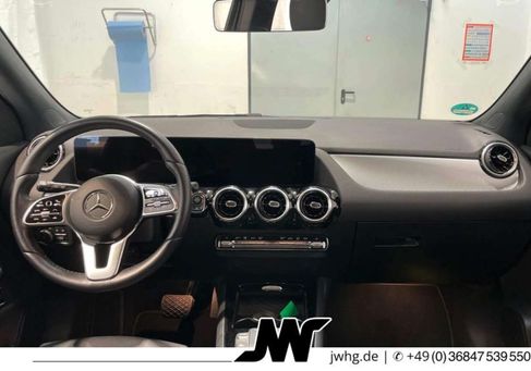 Mercedes-Benz GLA 220, 2023