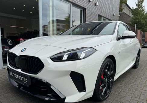 BMW 120, 2025 2