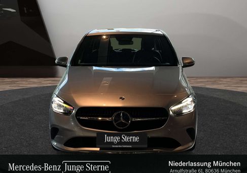 Mercedes-Benz B 180, 2026