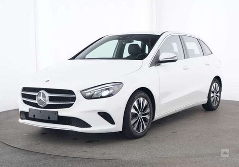 Mercedes-Benz B 200, 2022