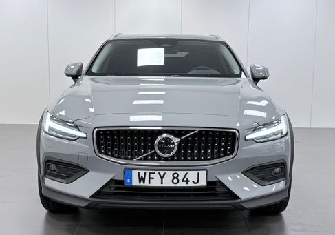 Volvo V60 Cross Country, 2024