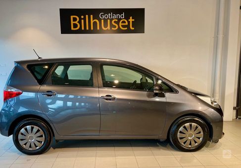 Toyota Verso-S, 2012