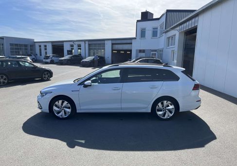 Volkswagen Golf, 2024