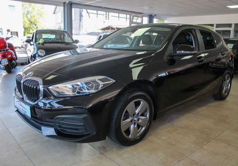 BMW 118, 2022