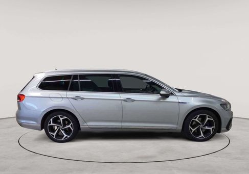 Volkswagen Passat, 2022