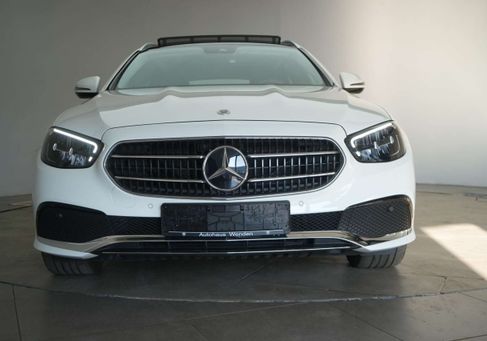 Mercedes-Benz E 300, 2022
