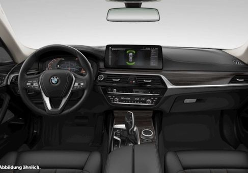 BMW 520, 2021 3