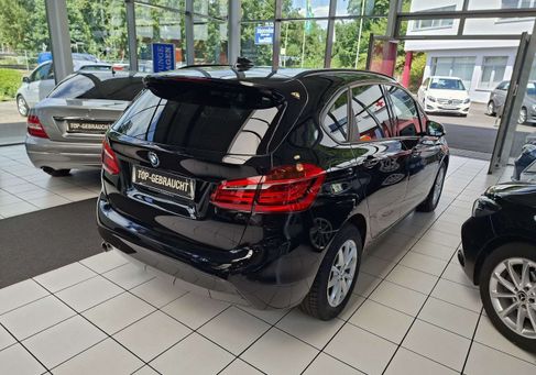 BMW 216, 2018
