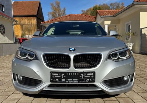 BMW 218, 2017