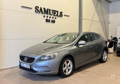 Volvo V40, 2015