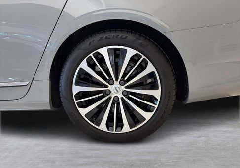 Volvo V90, 2025