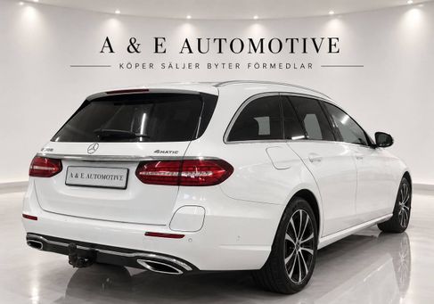 Mercedes-Benz E 300, 2022 3