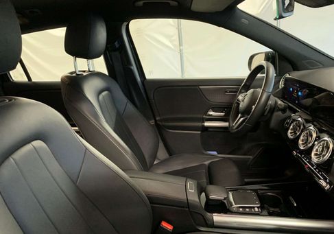 Mercedes-Benz GLA 200, 2023 3