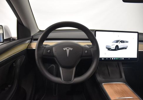Tesla Model Y, 2023 2