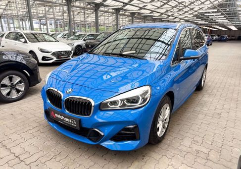 BMW 216, 2022