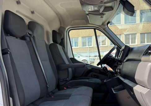 Nissan Interstar, 2022