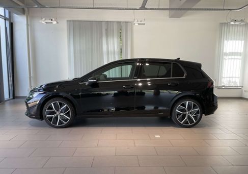 Volkswagen Golf, 2024 3