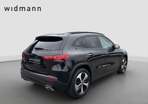 Mercedes-Benz GLA 180, 2021