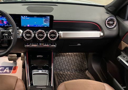 Mercedes-Benz GLB 200, 2025