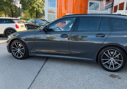 BMW 330, 2019