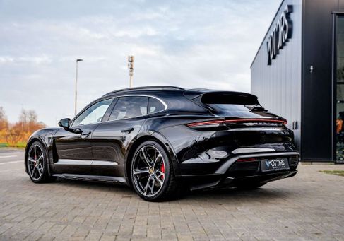 Porsche Taycan, 2022