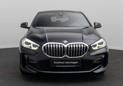 BMW 120, 2022
