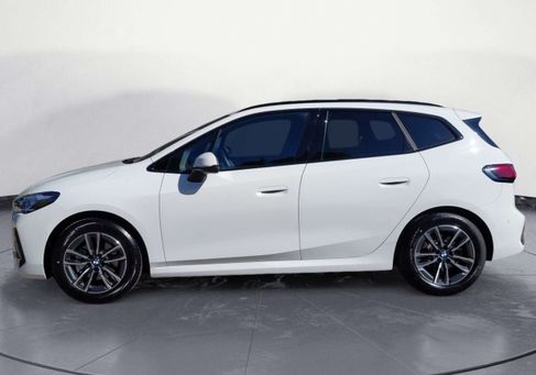 BMW 220, 2025 3