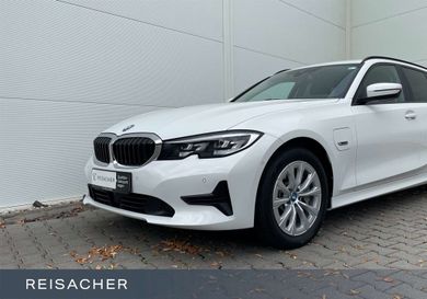 BMW 330, 2022