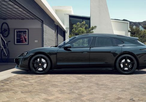 Porsche Taycan, 2023 2