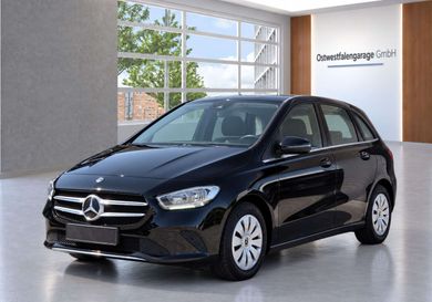 Mercedes-Benz B 180, 2022