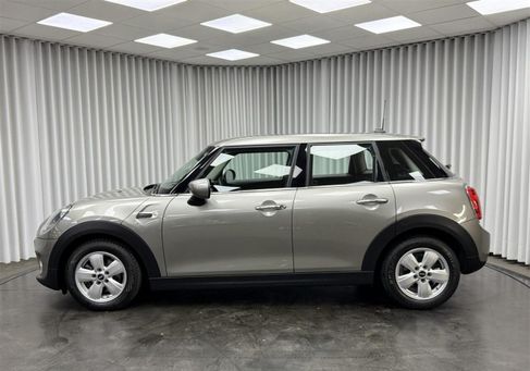 MINI ONE, 2019 3