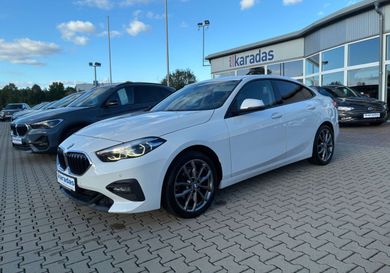 BMW 218, 2021