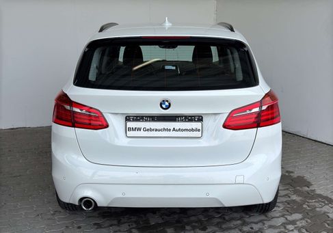 BMW 216, 2021