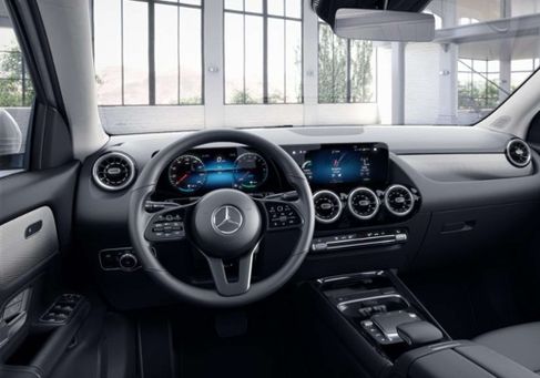 Mercedes-Benz GLA 250, 2022