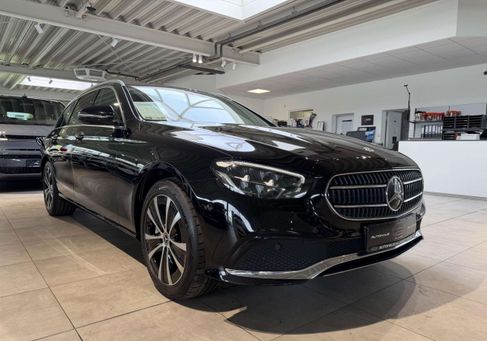 Mercedes-Benz E 300, 2022 3