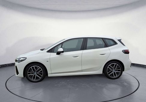BMW 220, 2023