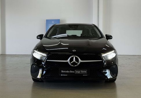 Mercedes-Benz A 180, 2025